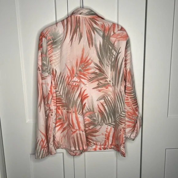FINAL SALE Chico's Tropical Leaf Print Roll Tab Button Down Top Shirt Large 2 - Picture 6 of 6